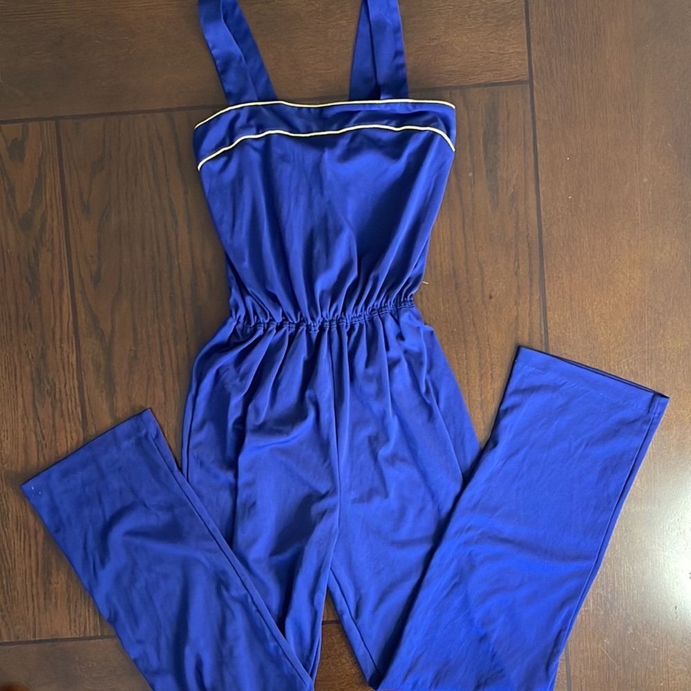 Vintage navy blue jumper with gold piping size medium